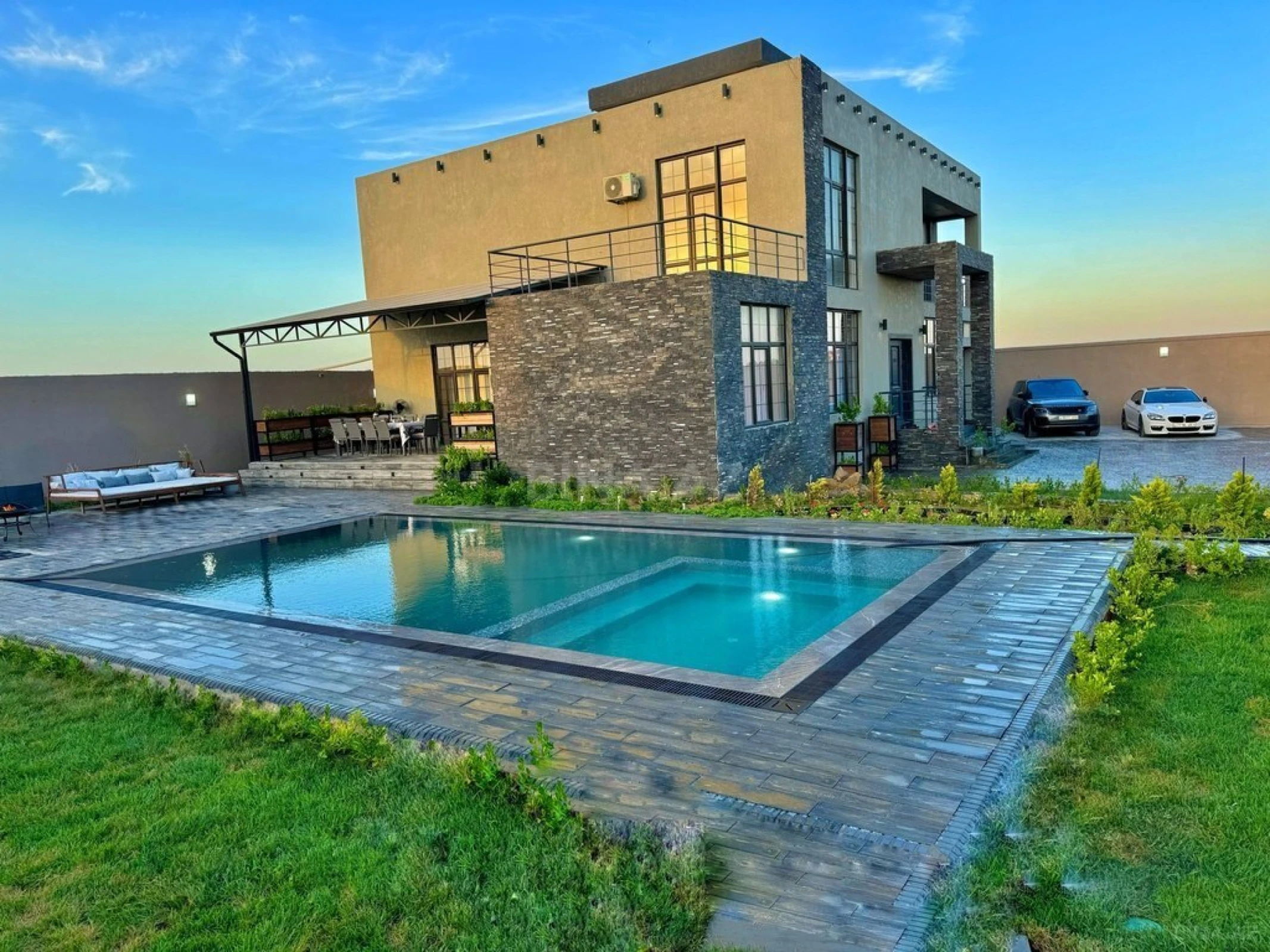 Satılır 7 otaqlı həyət evi 607 m²