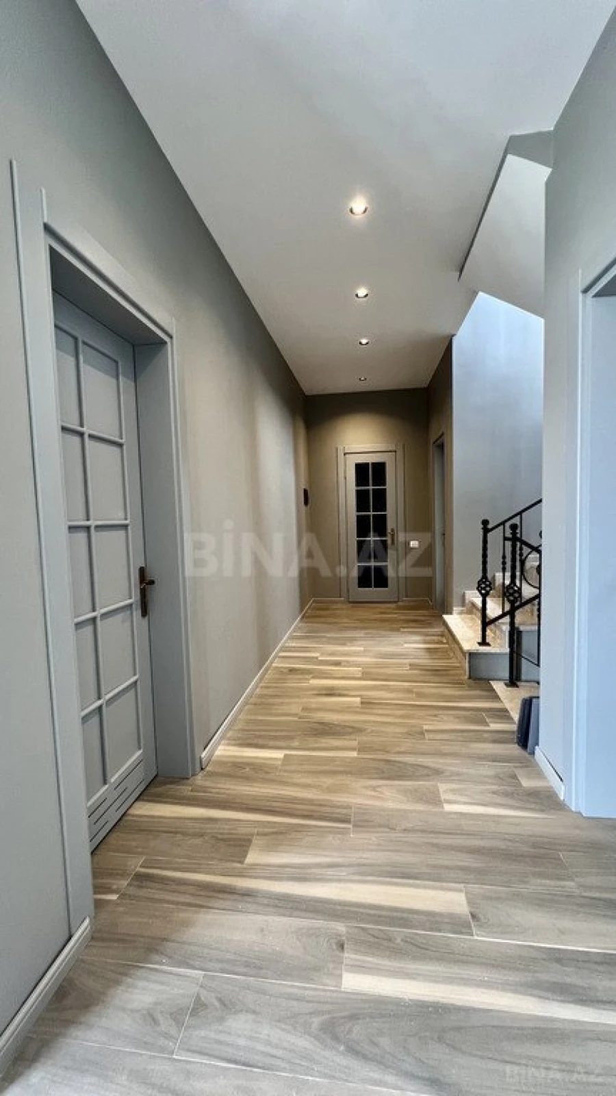 Satılır 7 otaqlı həyət evi 607 m²