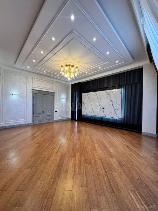 Satılır 4 otaqlı mənzil 280 m²