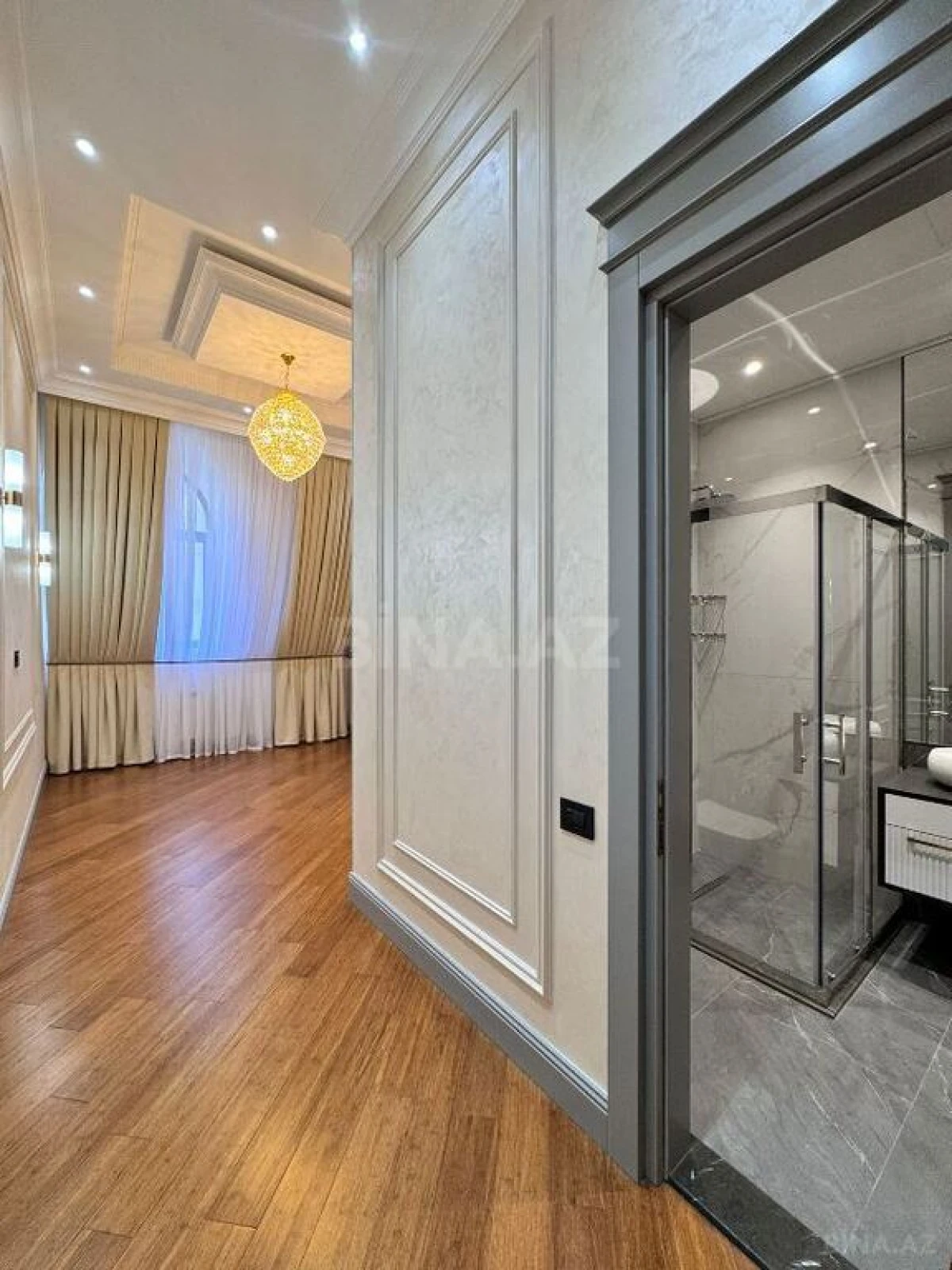 Satılır 4 otaqlı mənzil 280 m²