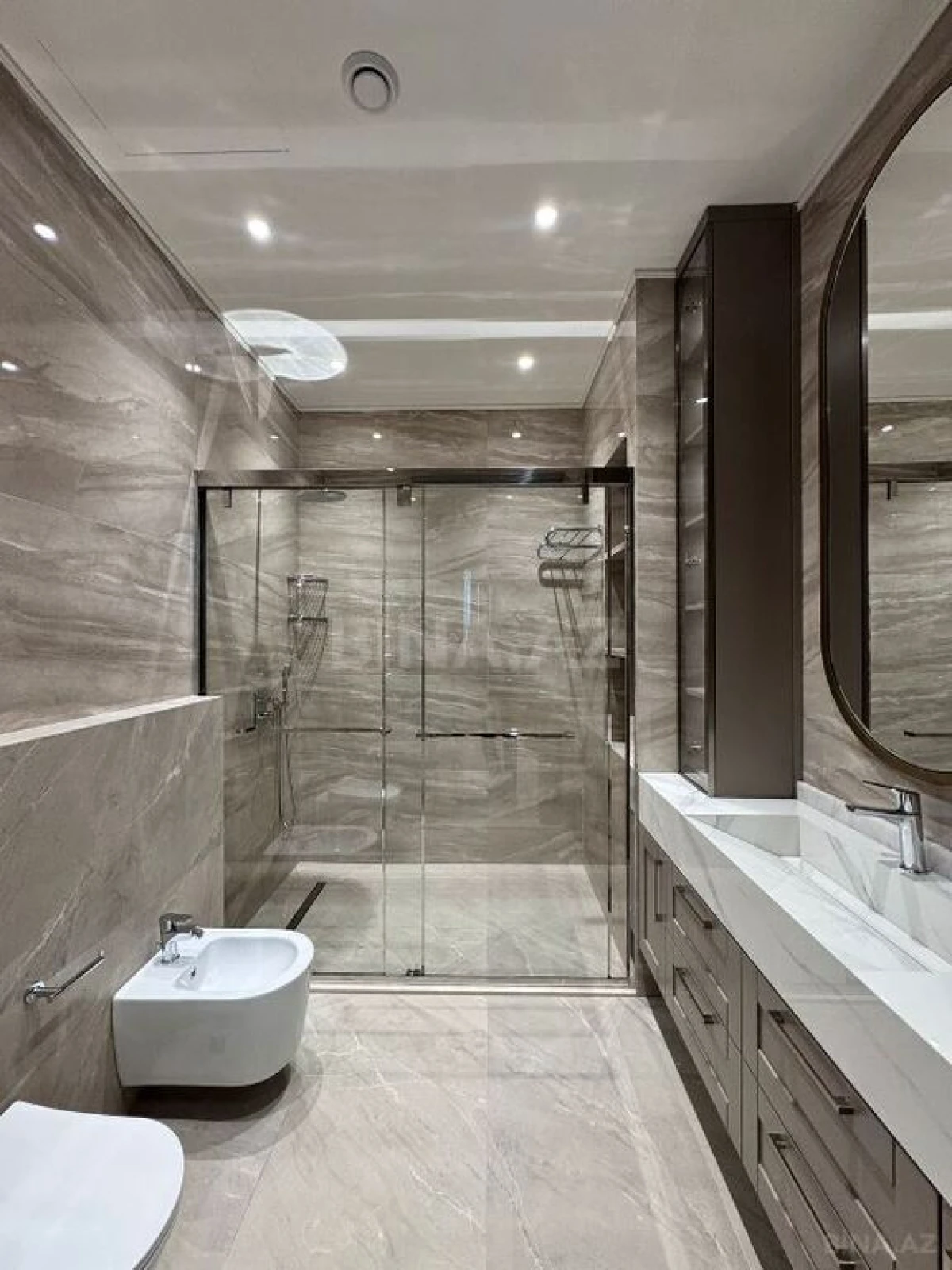 Satılır 4 otaqlı mənzil 280 m²