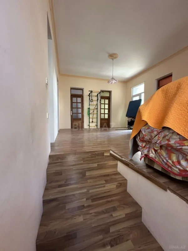 Satılır 6 otaqlı həyət evi 500 m²