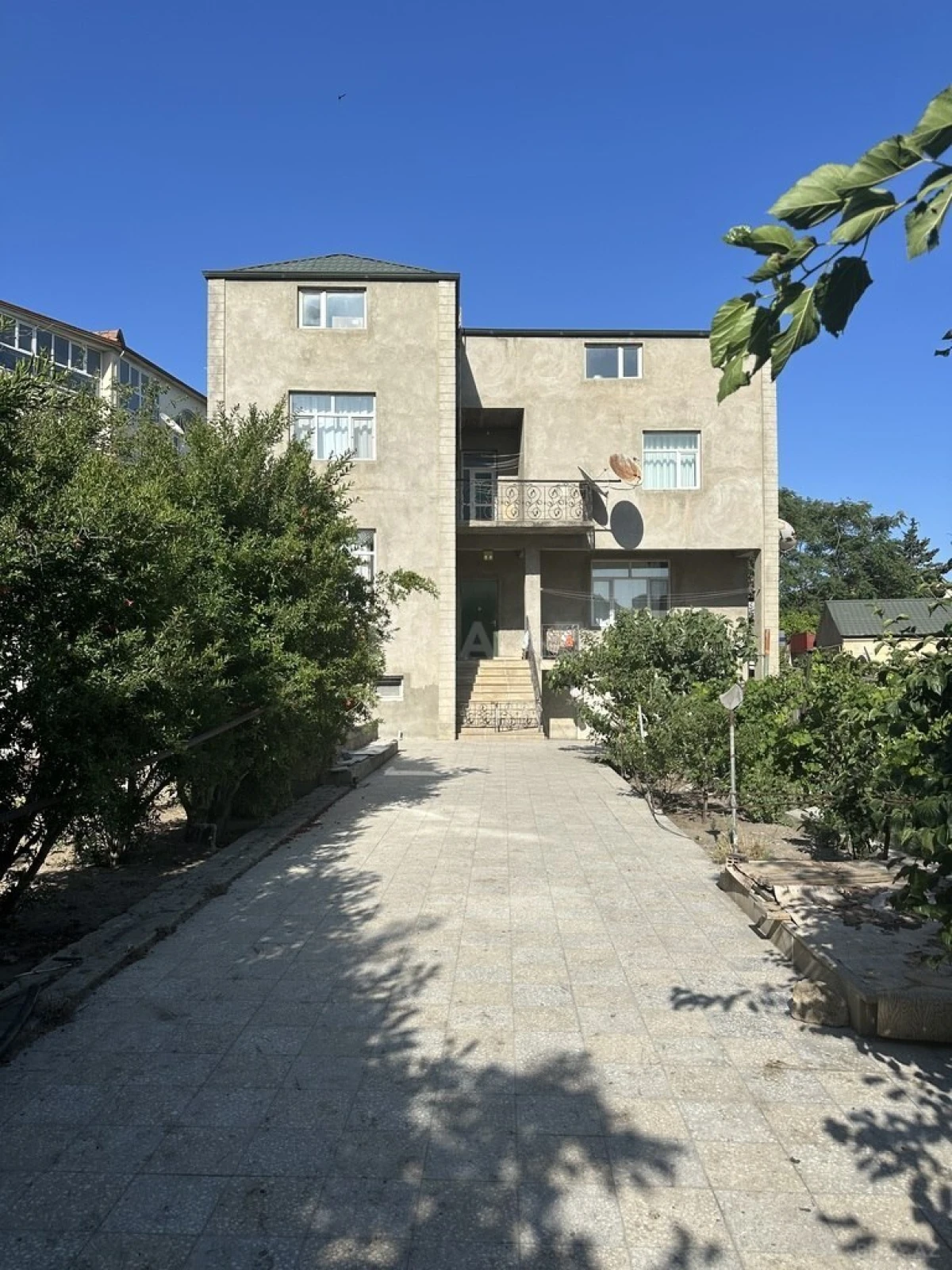 Satılır 6 otaqlı həyət evi 500 m²