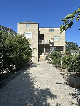 Satılır 6 otaqlı həyət evi 500 m²