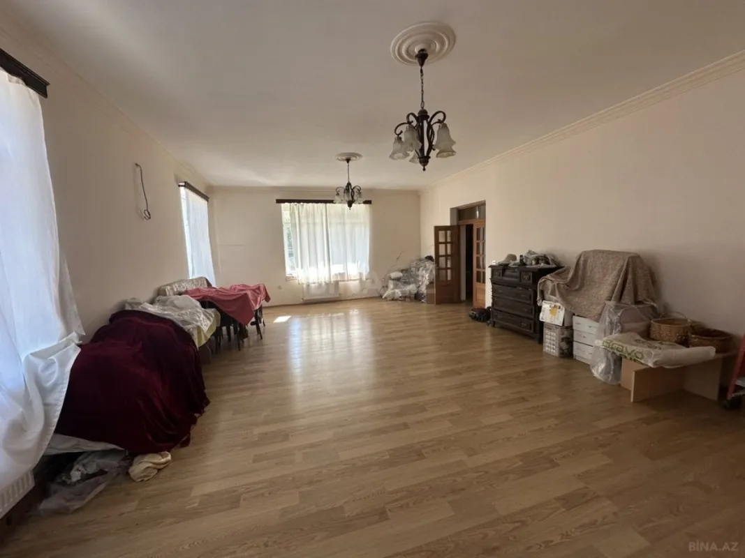 Satılır 6 otaqlı həyət evi 500 m²