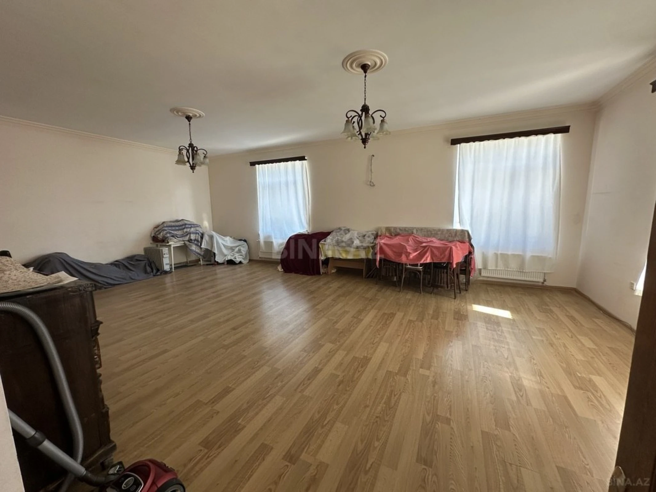 Satılır 6 otaqlı həyət evi 500 m²