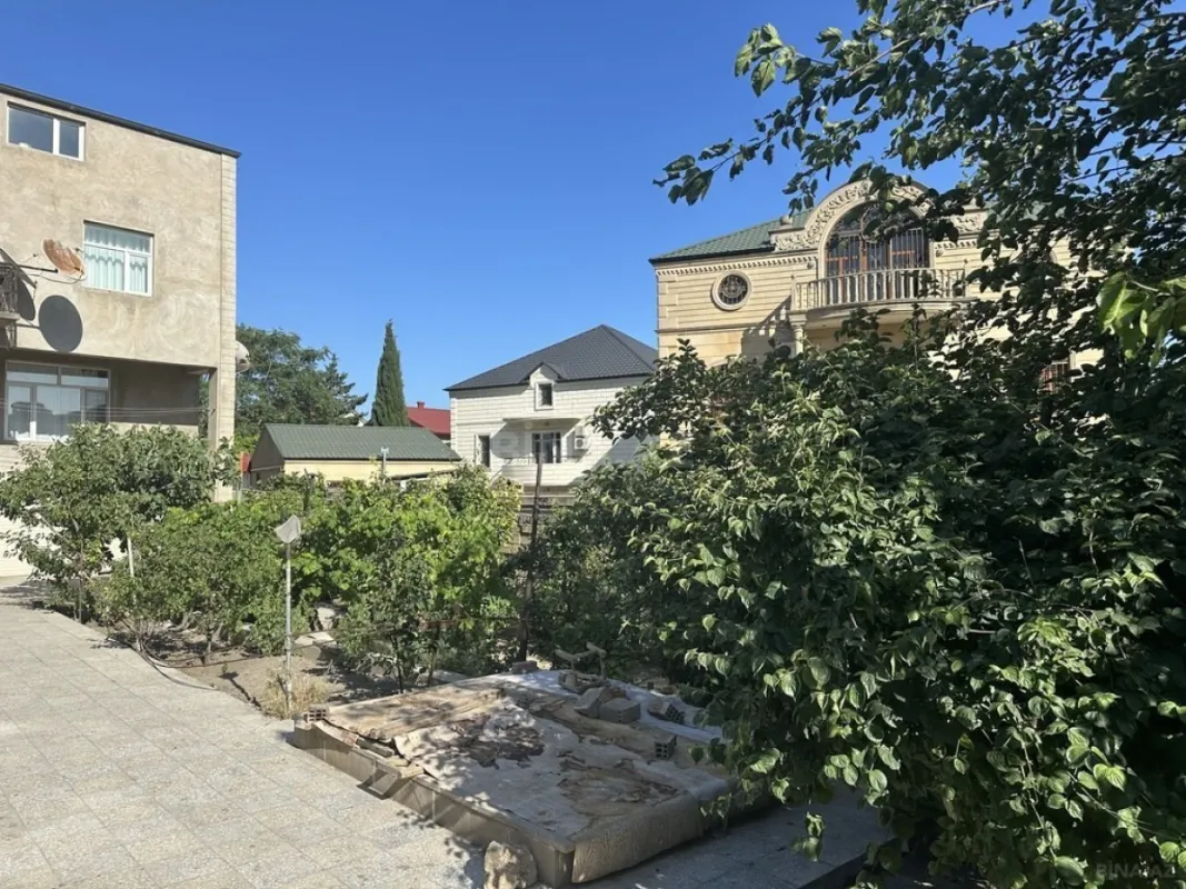 Satılır 6 otaqlı həyət evi 500 m²
