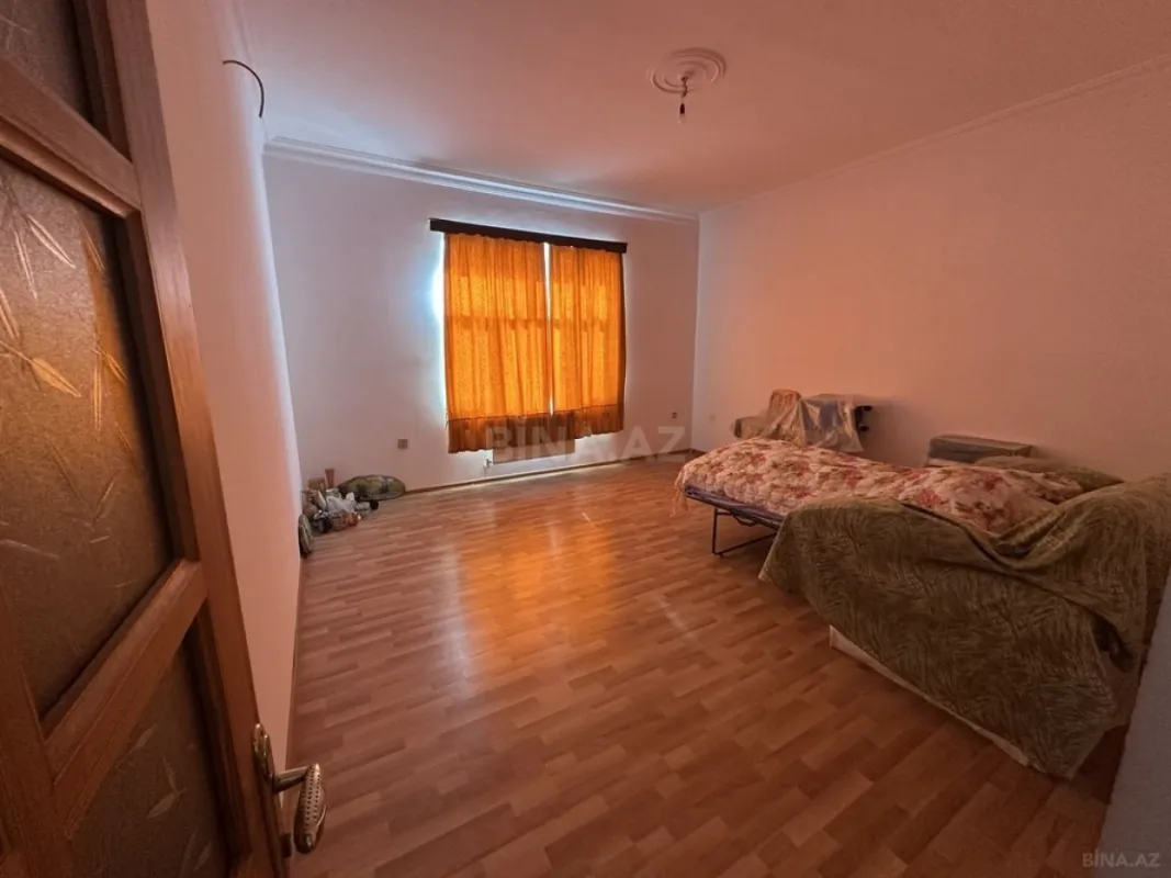Satılır 6 otaqlı həyət evi 500 m²