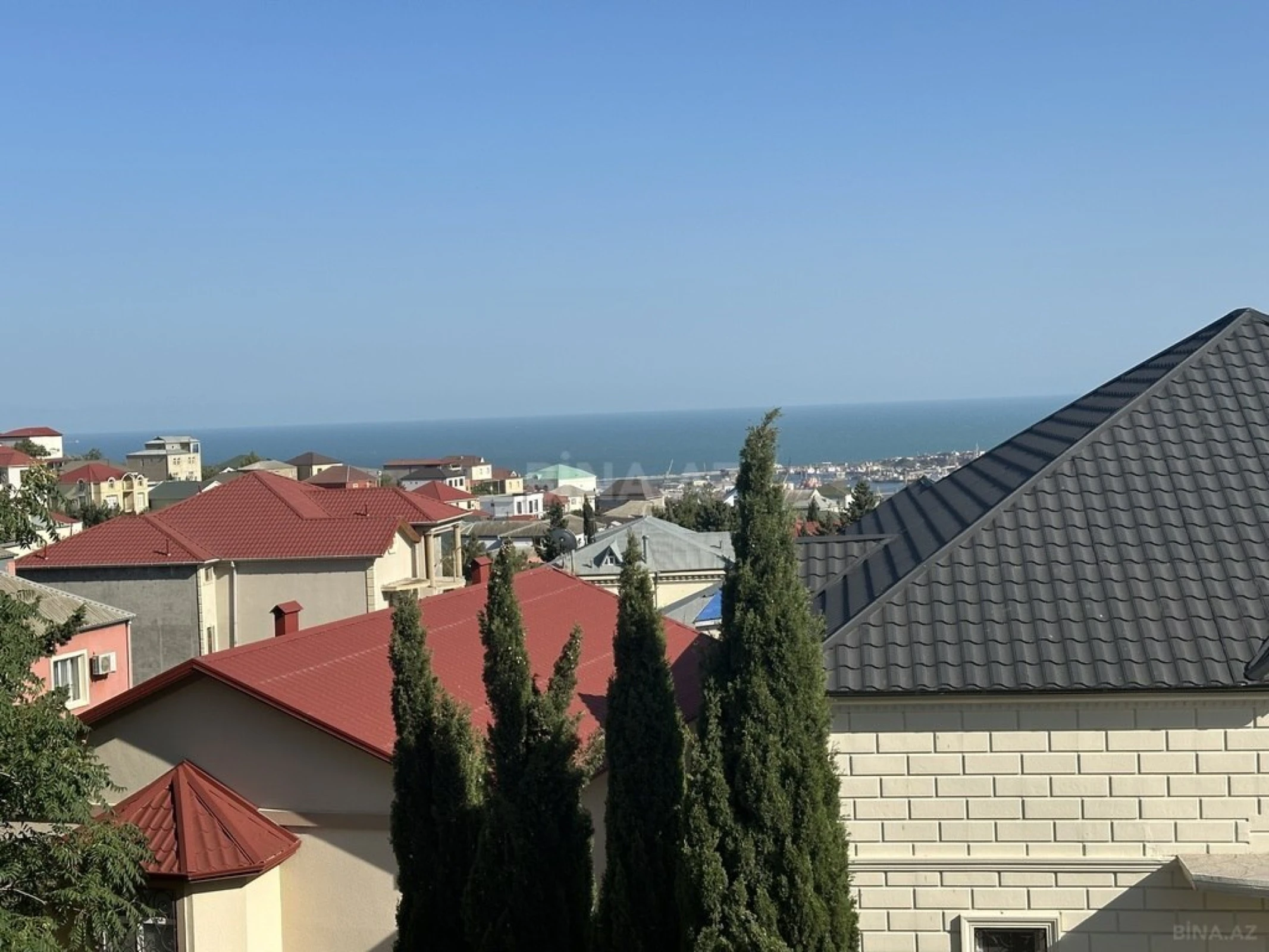Satılır 6 otaqlı həyət evi 500 m²