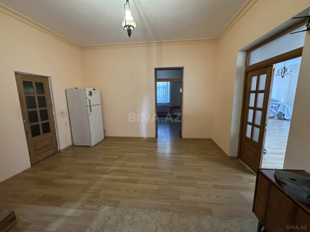 Satılır 6 otaqlı həyət evi 500 m²