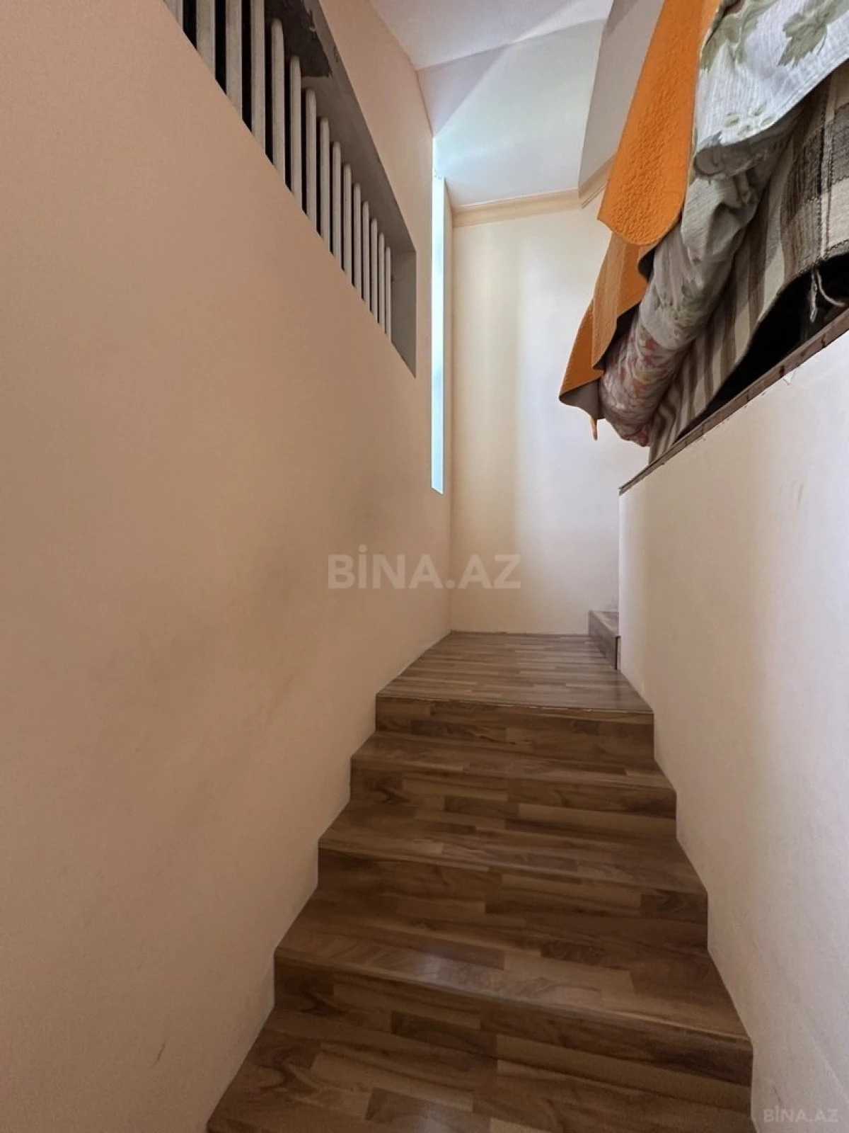 Satılır 6 otaqlı həyət evi 500 m²