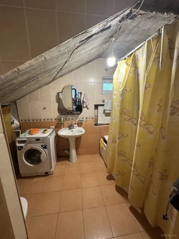 Satılır 6 otaqlı həyət evi 500 m²