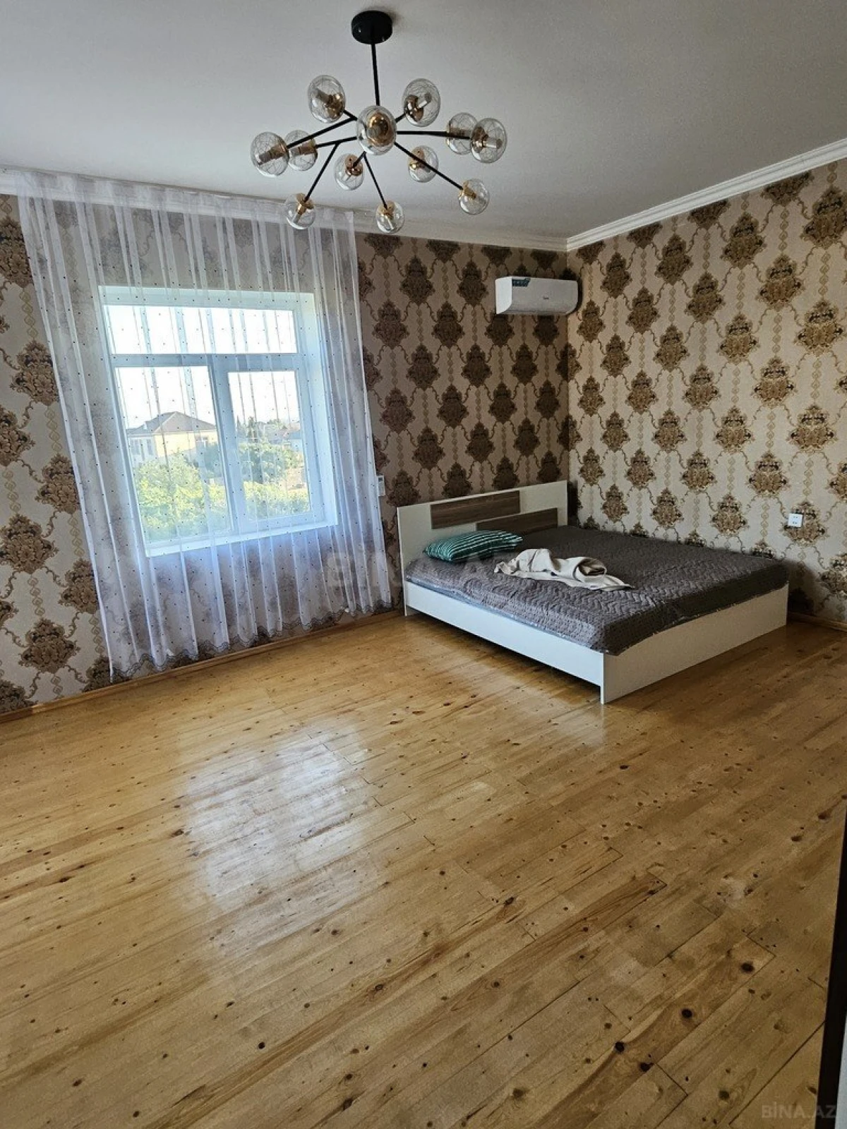 Kirayə verilir 6 otaqlı həyət evi 200 m²
