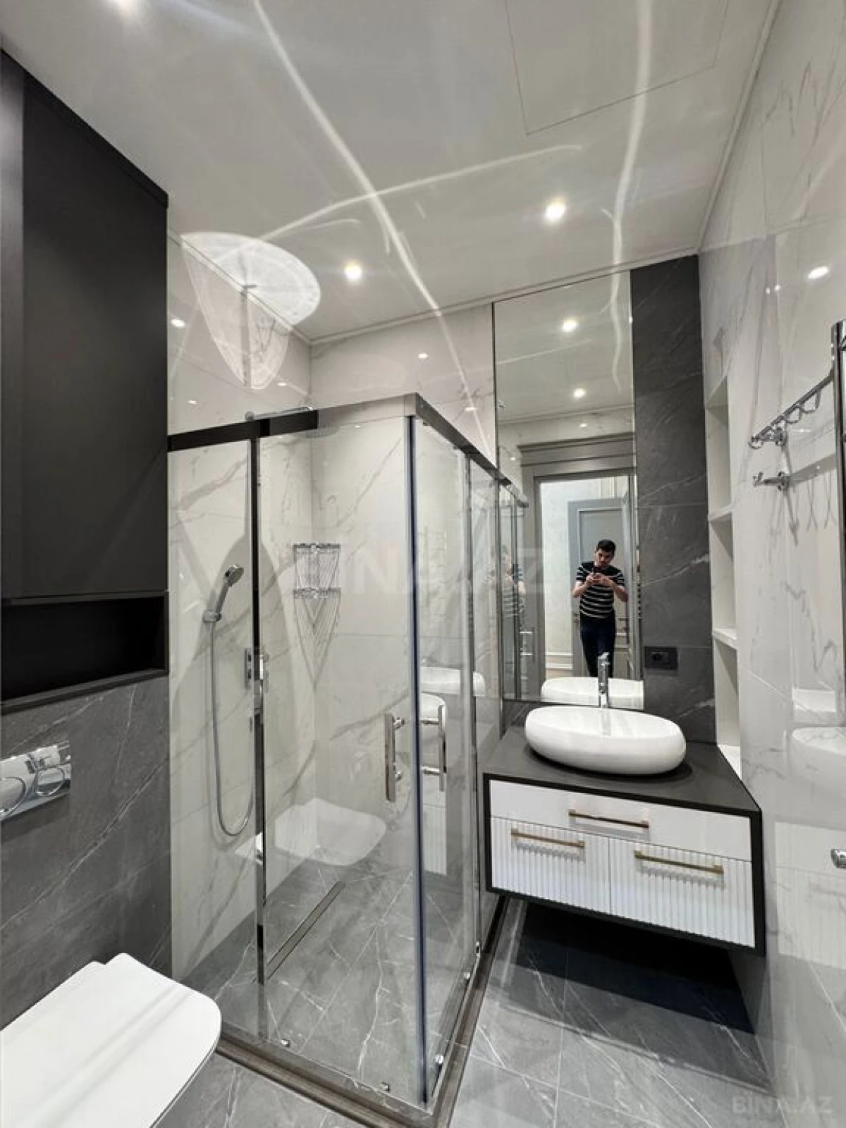 Satılır 4 otaqlı mənzil 285 m²