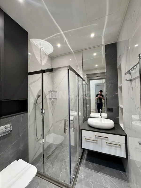 Satılır 4 otaqlı mənzil 285 m²