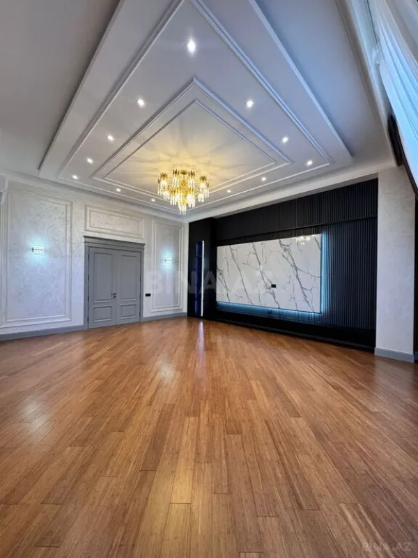 Satılır 4 otaqlı mənzil 285 m²