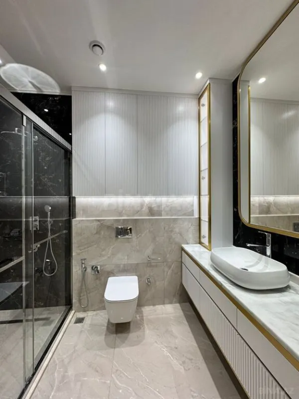 Satılır 4 otaqlı mənzil 285 m²