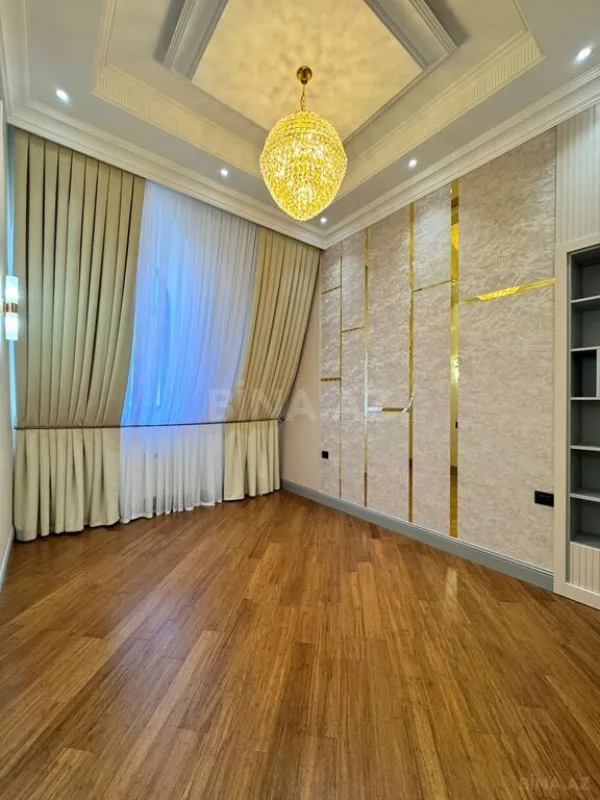 Satılır 4 otaqlı mənzil 285 m²