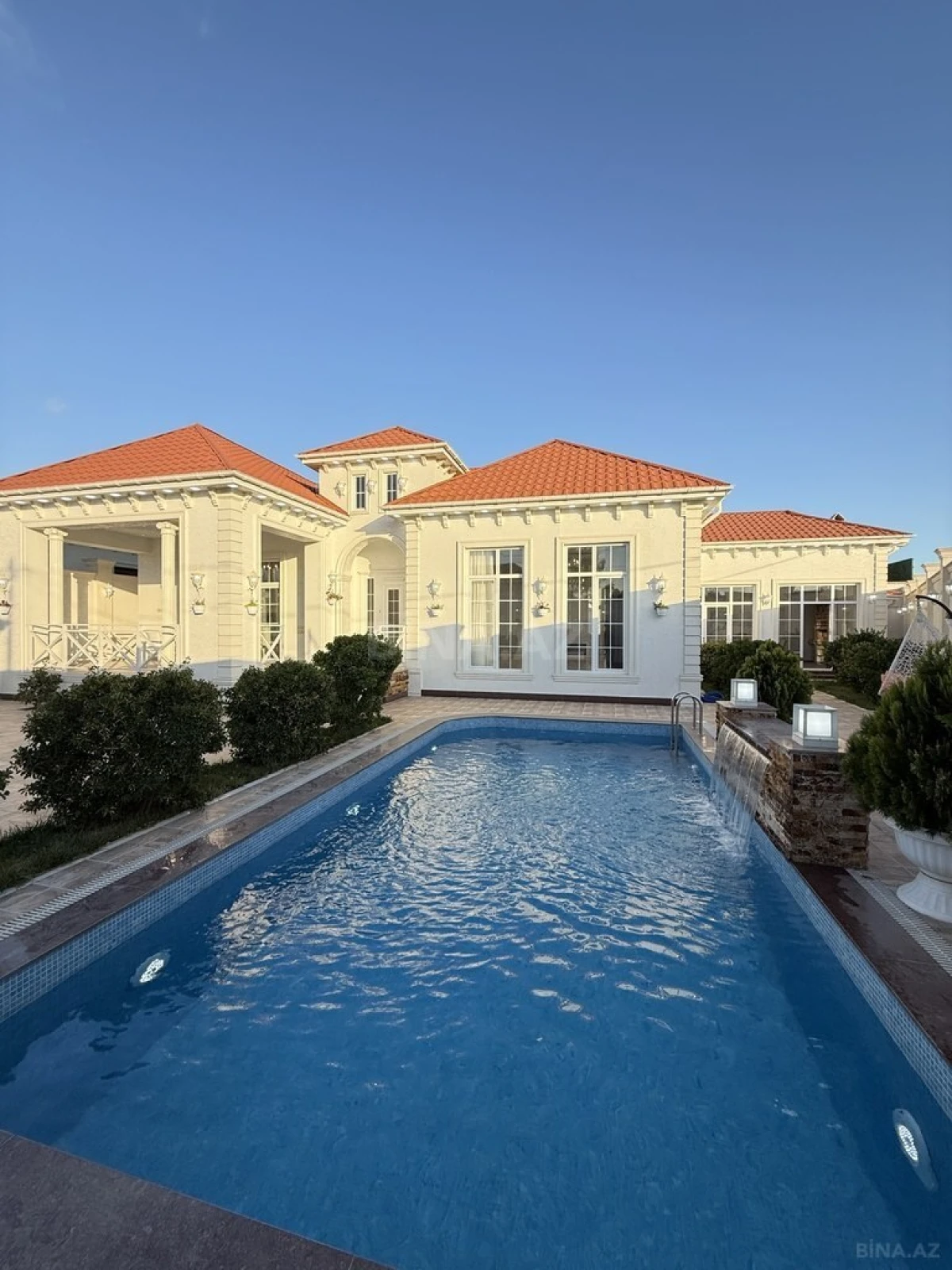 Satılır 4 otaqlı həyət evi 180 m²