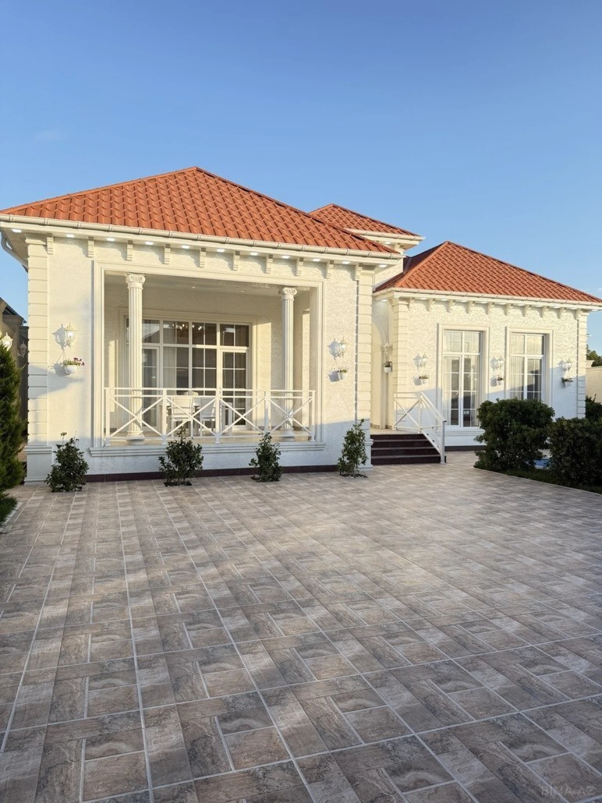 Satılır 4 otaqlı həyət evi 180 m²