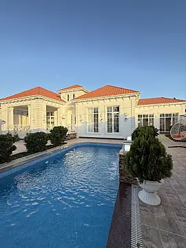 Satılır 4 otaqlı həyət evi 180 m²