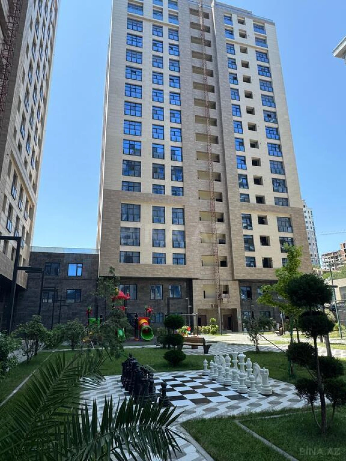 Satılır 2 otaqlı mənzil 93.6 m²