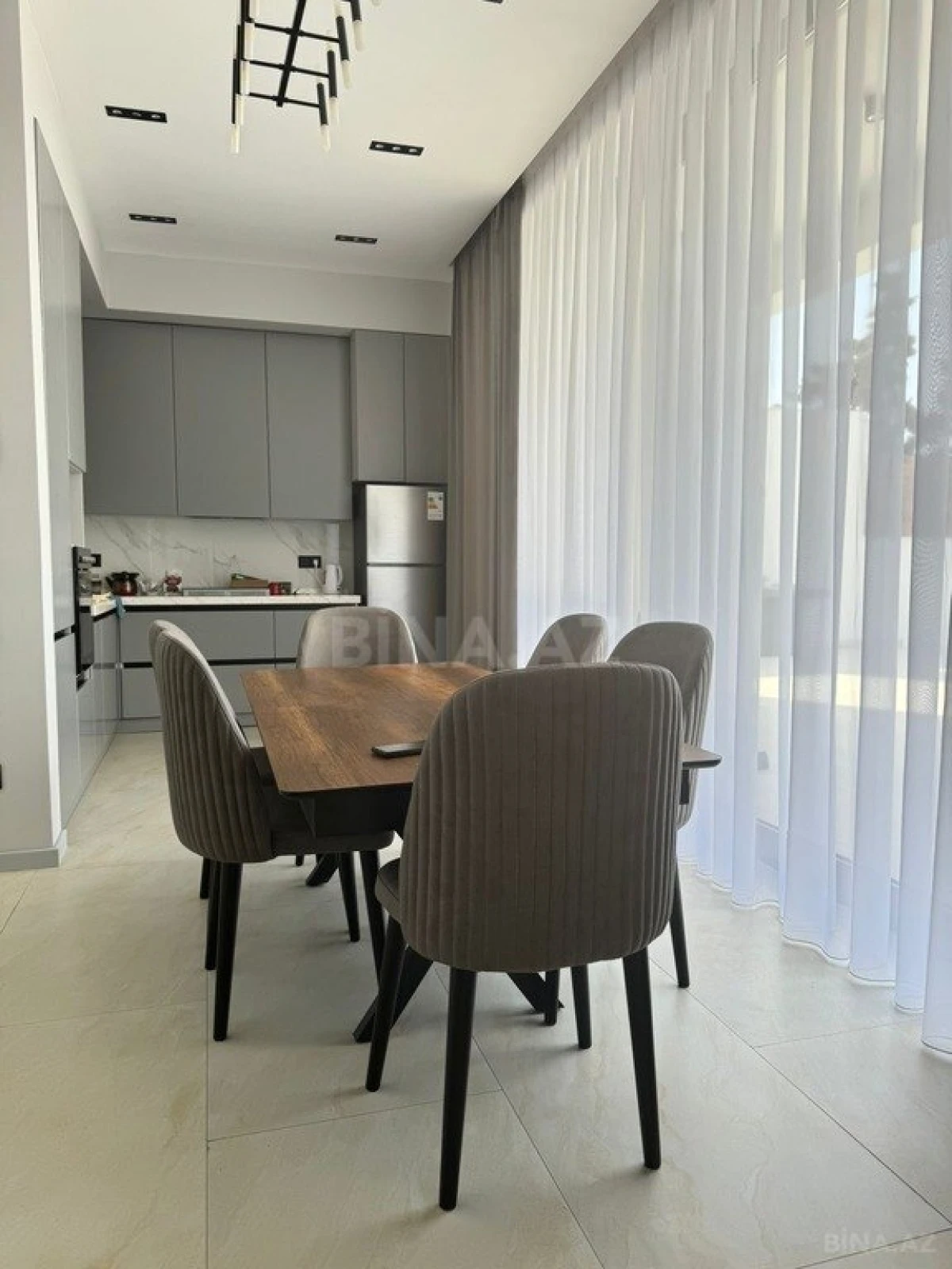 Kirayə verilir 5 otaqlı həyət evi 400 m²