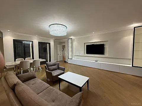 Kirayə verilir 4 otaqlı mənzil 200 m²