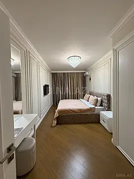 Kirayə verilir 4 otaqlı mənzil 200 m²