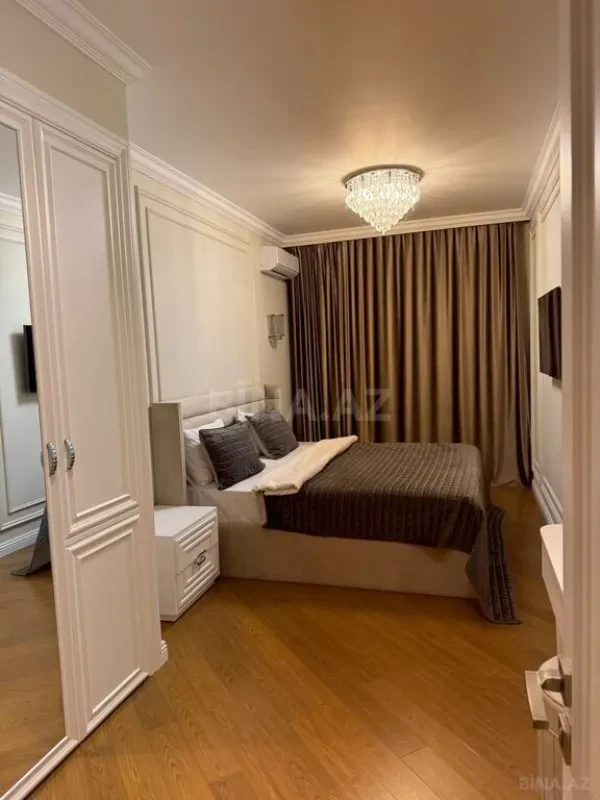 Kirayə verilir 4 otaqlı mənzil 200 m²