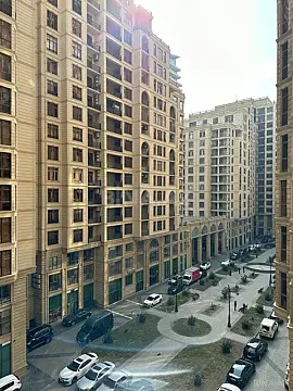 Kirayə verilir 4 otaqlı mənzil 200 m²