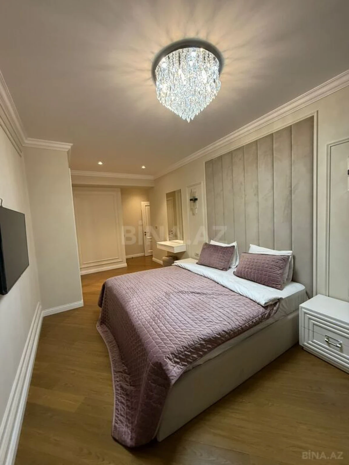 Kirayə verilir 4 otaqlı mənzil 200 m²