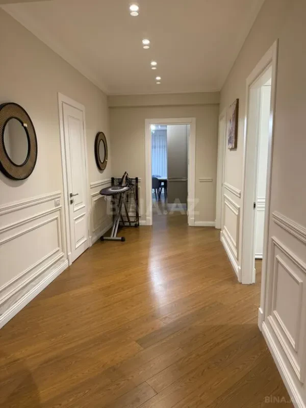Kirayə verilir 4 otaqlı mənzil 200 m²