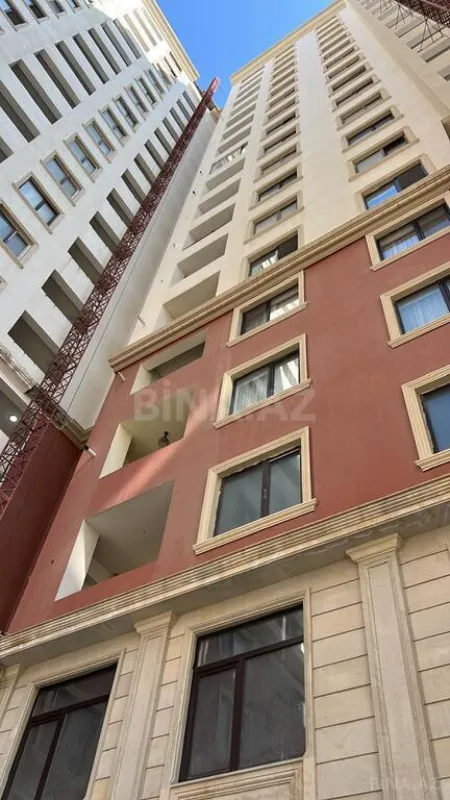Satılır 3 otaqlı mənzil 153 m²