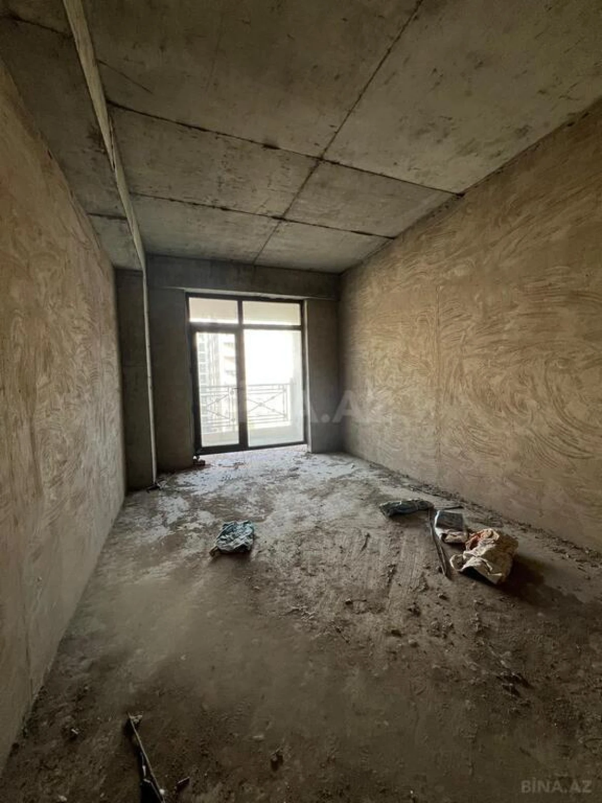 Satılır 3 otaqlı mənzil 153 m²