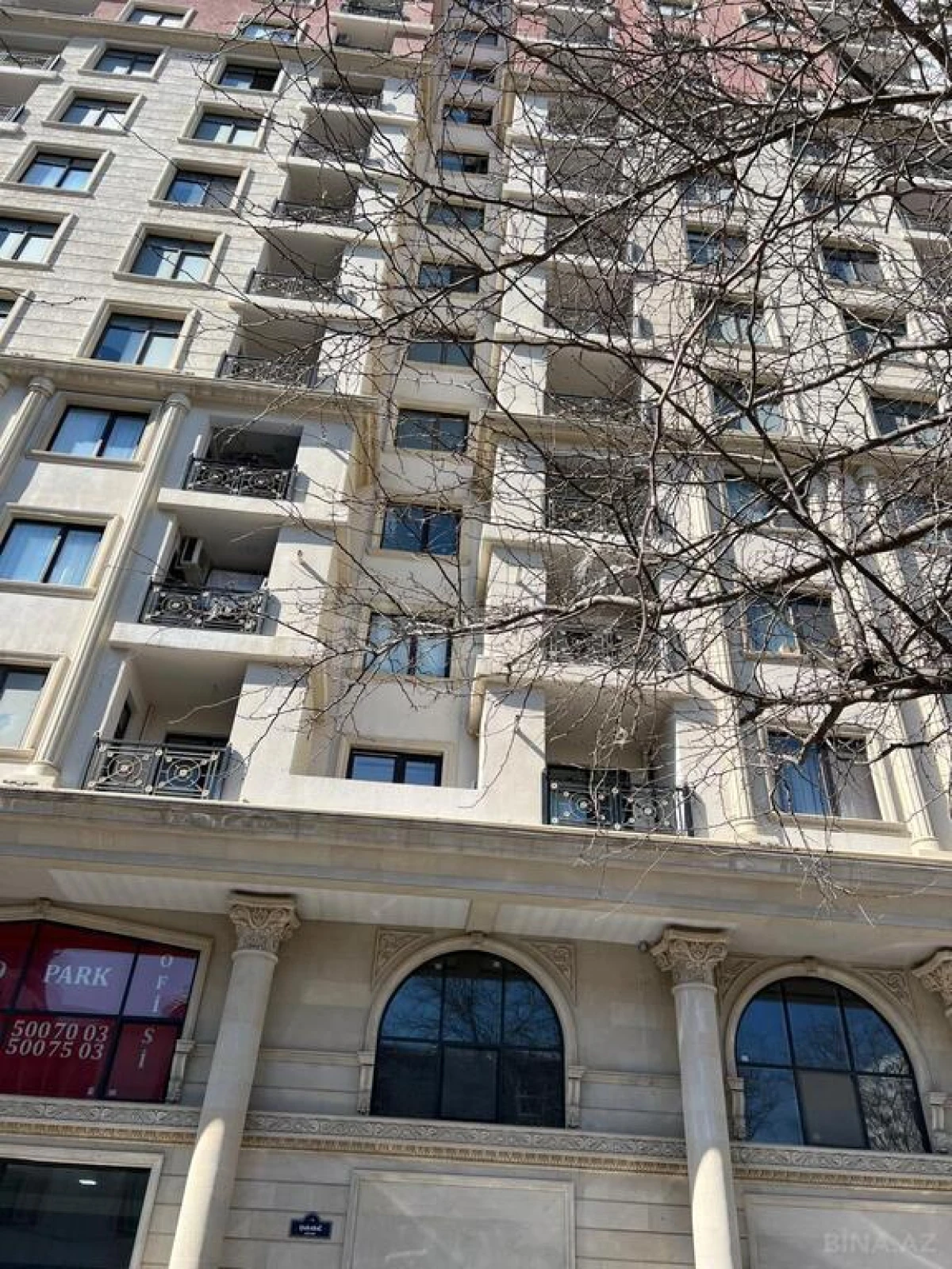 Satılır 3 otaqlı mənzil 153 m²