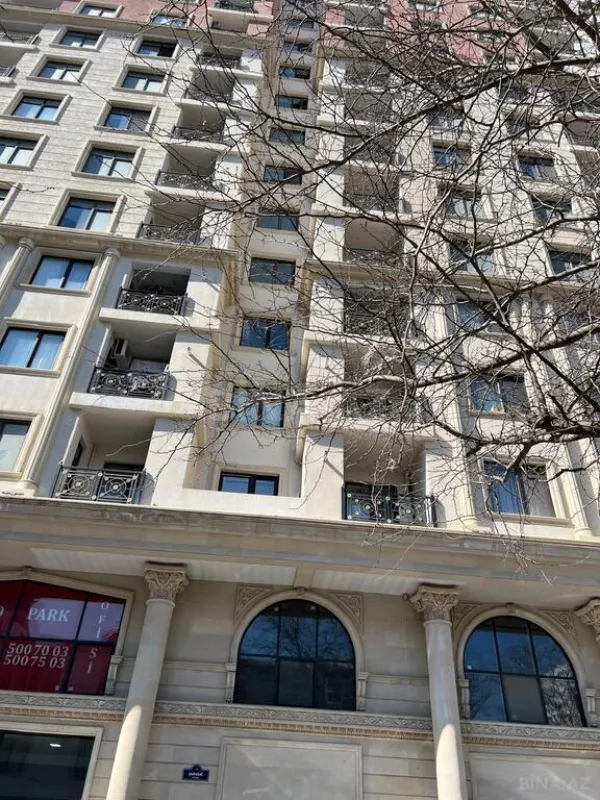 Satılır 3 otaqlı mənzil 153 m²