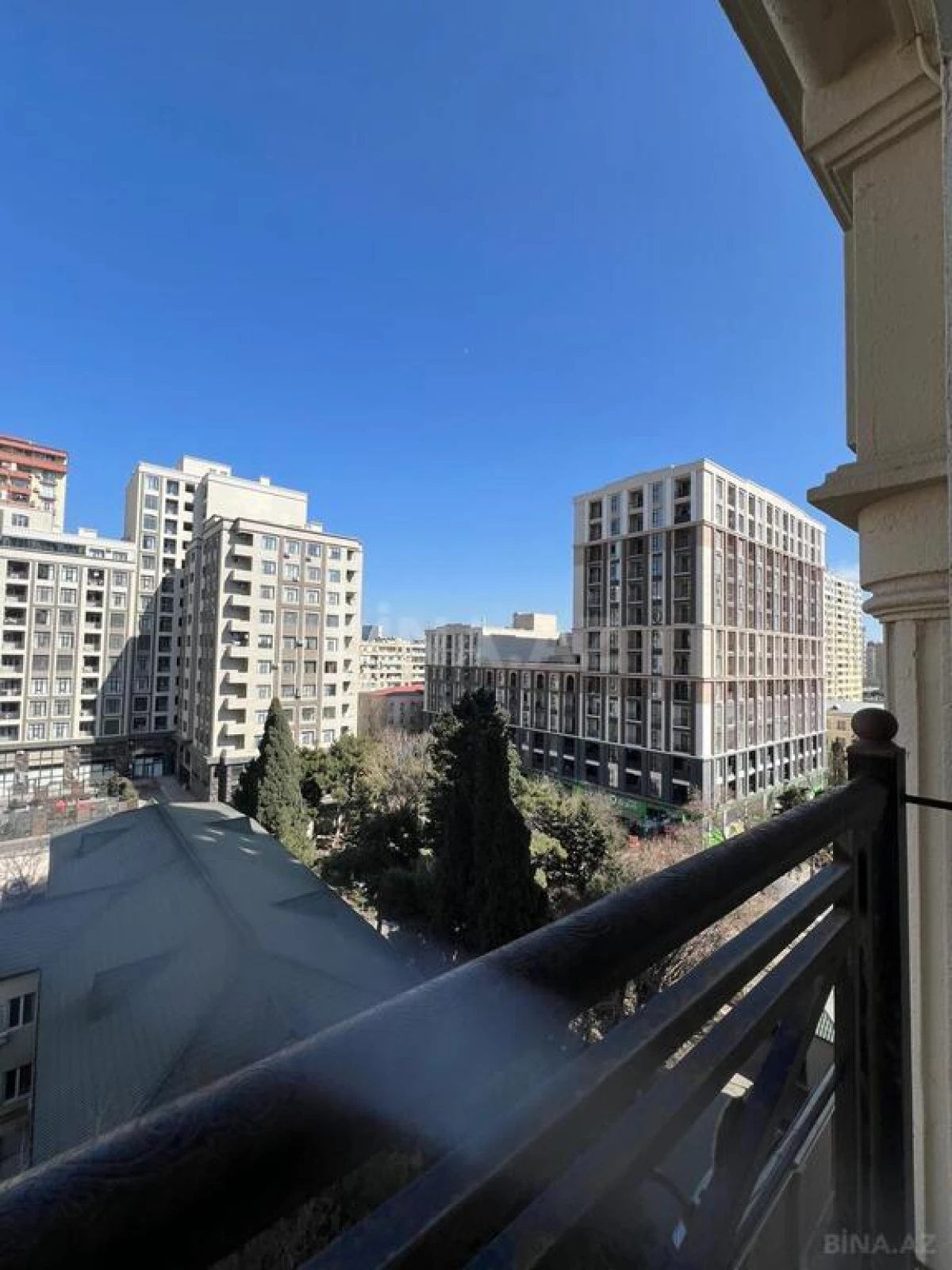 Satılır 3 otaqlı mənzil 153 m²
