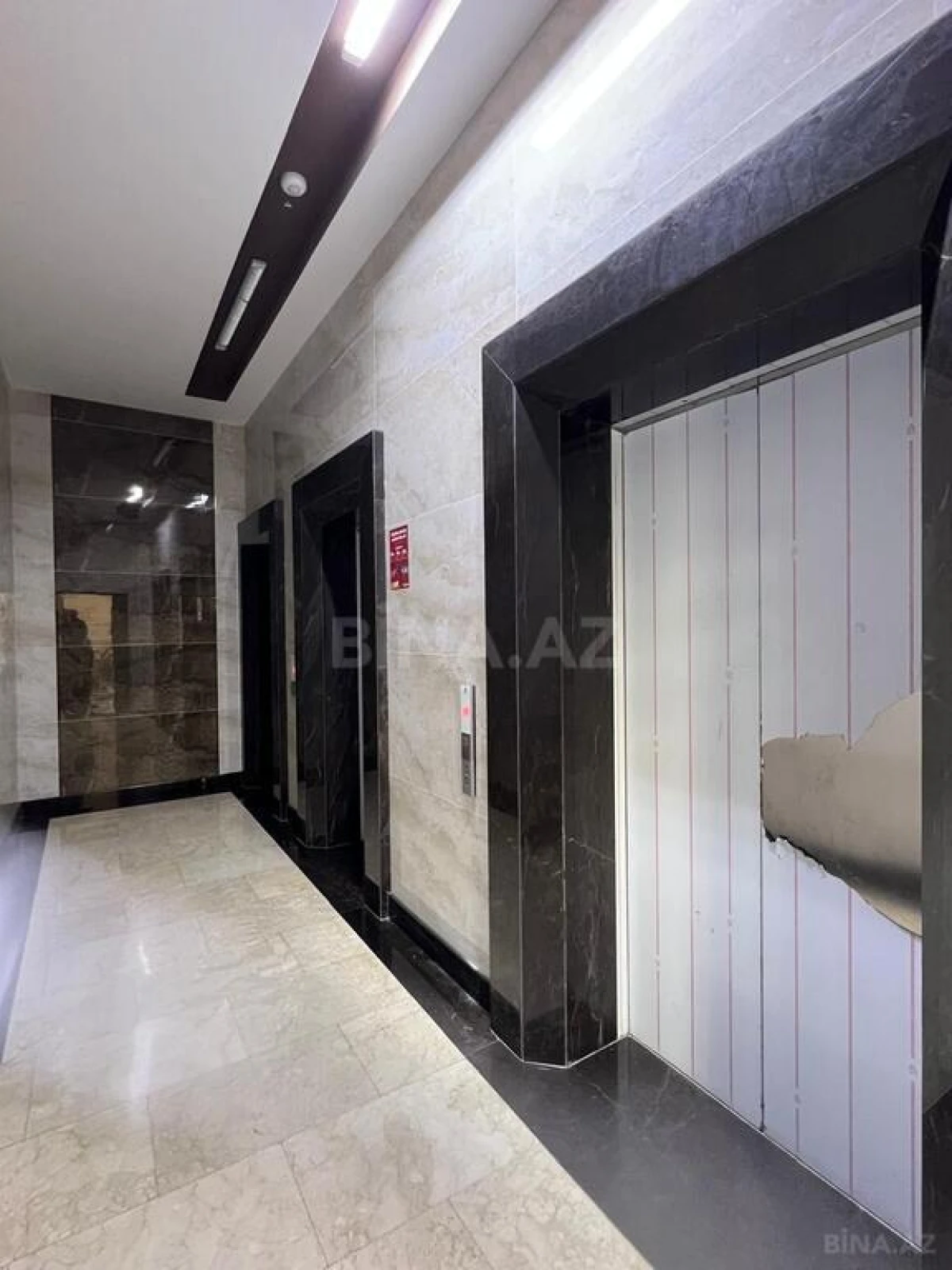 Satılır 3 otaqlı mənzil 153 m²