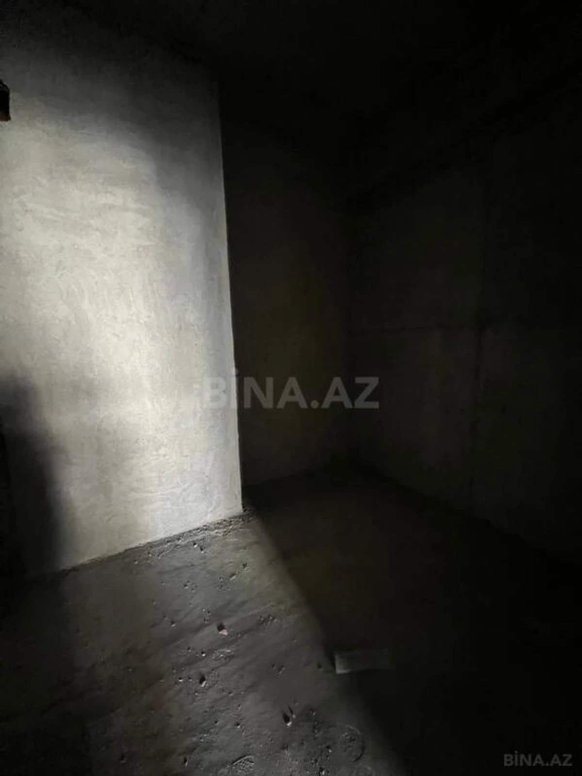 Satılır 3 otaqlı mənzil 153 m²