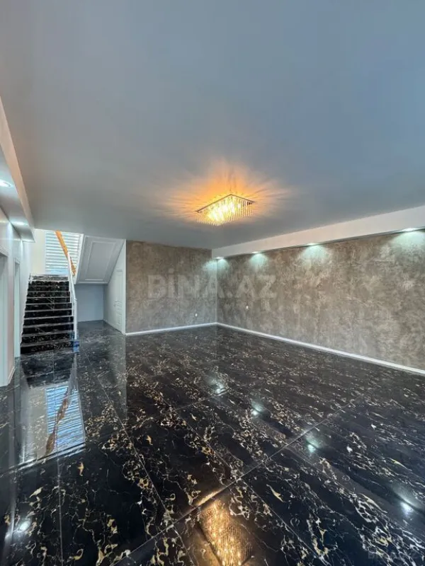Satılır 5 otaqlı həyət evi 330 m²