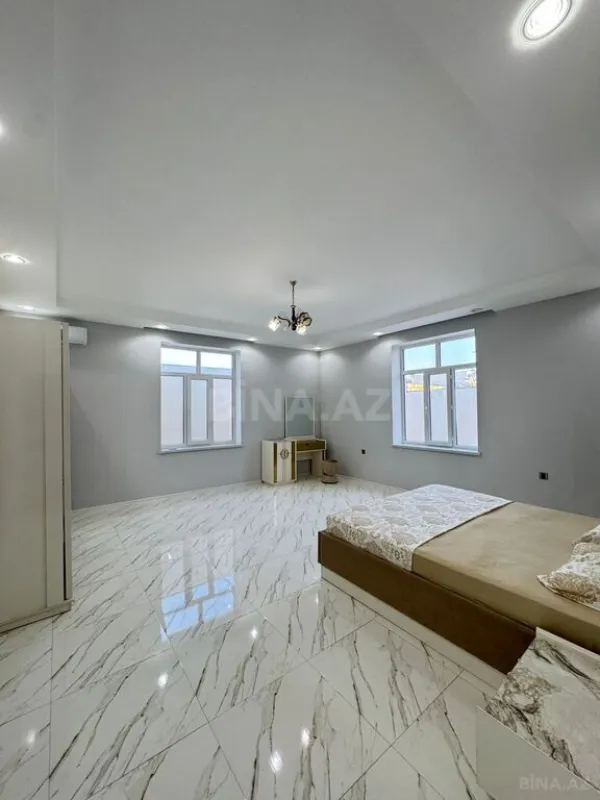 Satılır 5 otaqlı həyət evi 330 m²