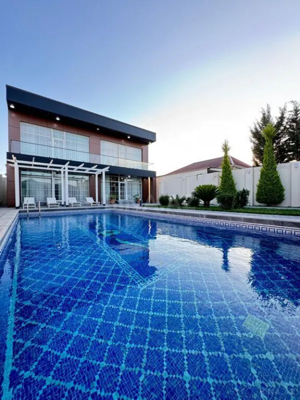 Satılır 5 otaqlı həyət evi 330 m²