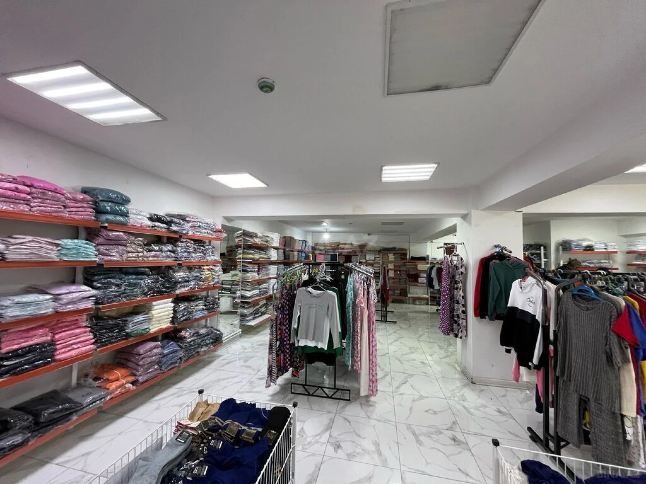 Satılır obyekt 357 m²