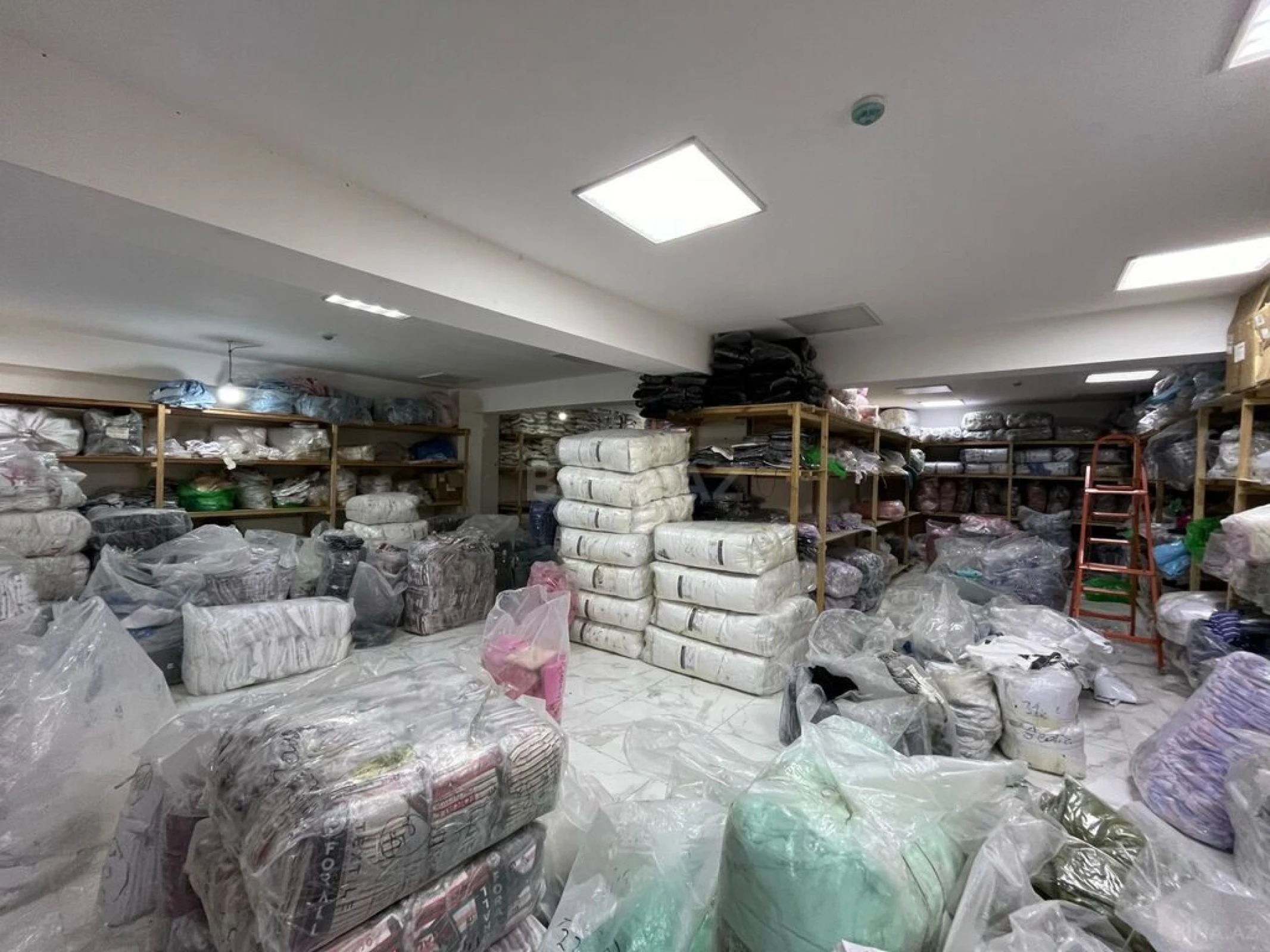 Satılır obyekt 357 m²