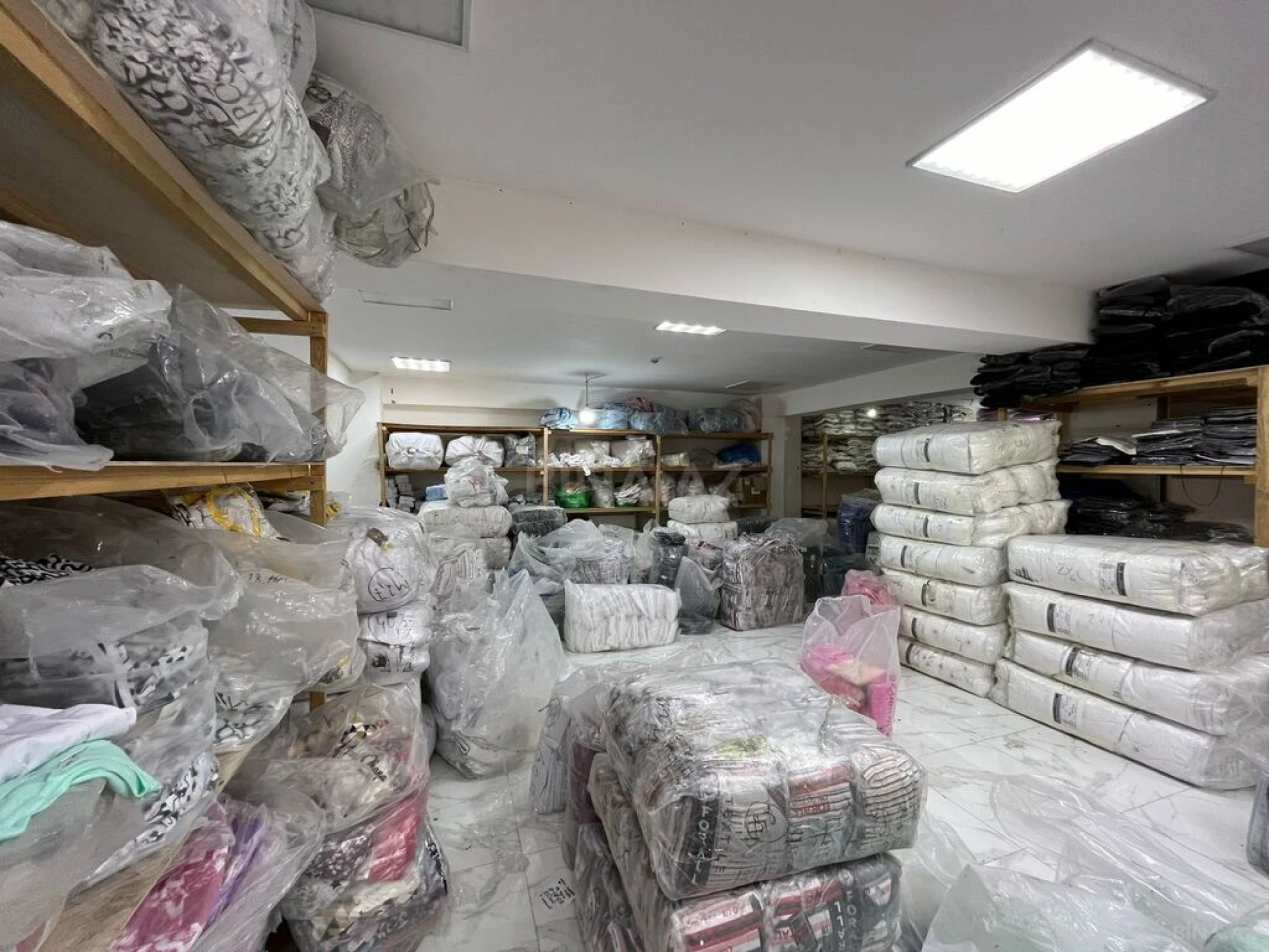 Satılır obyekt 357 m²