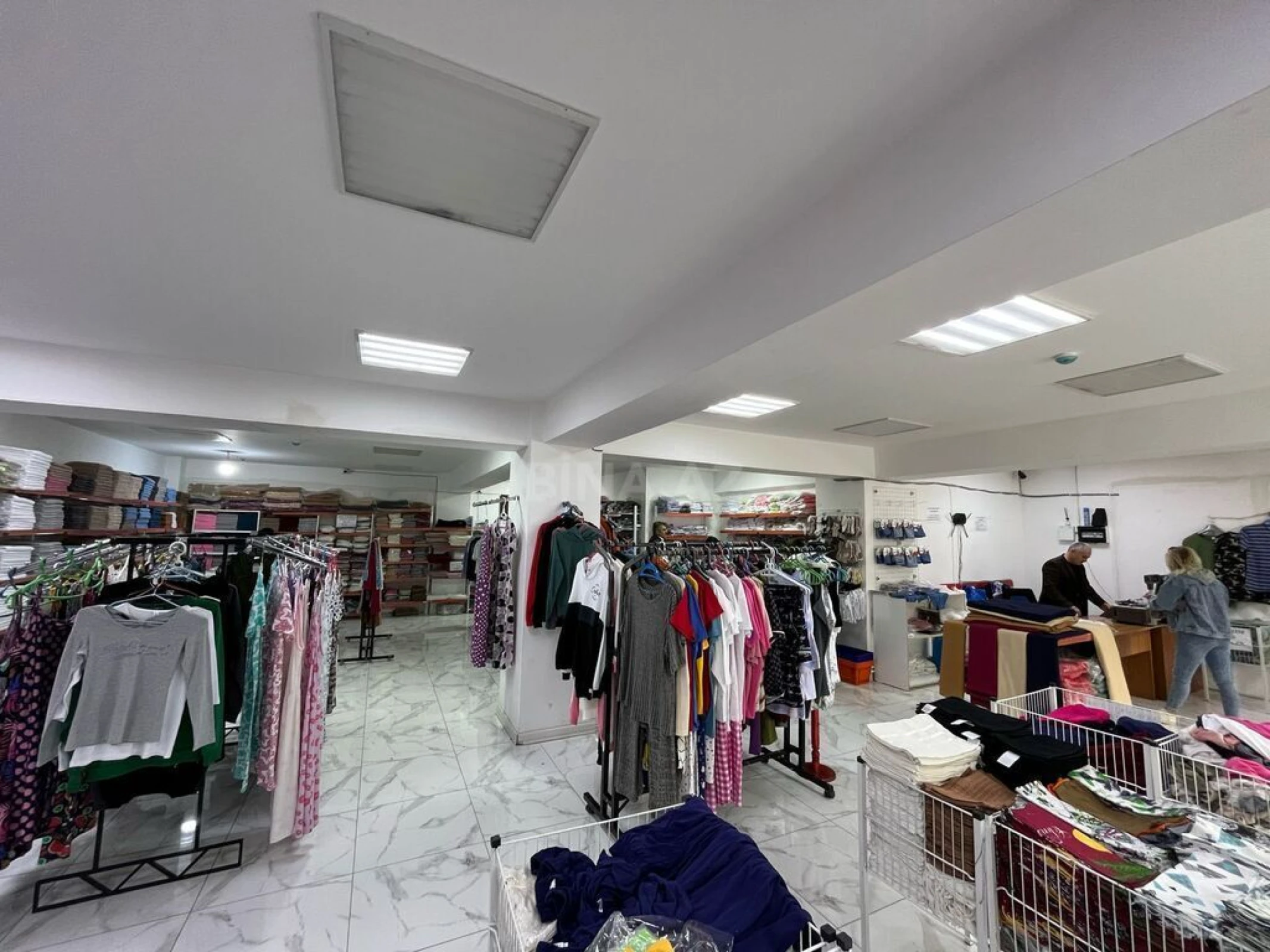 Satılır obyekt 357 m²