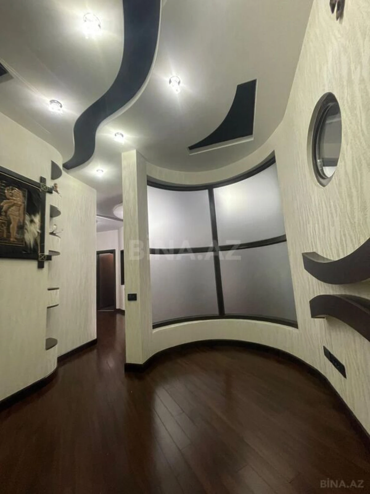 Satılır 3 otaqlı mənzil 158 m²