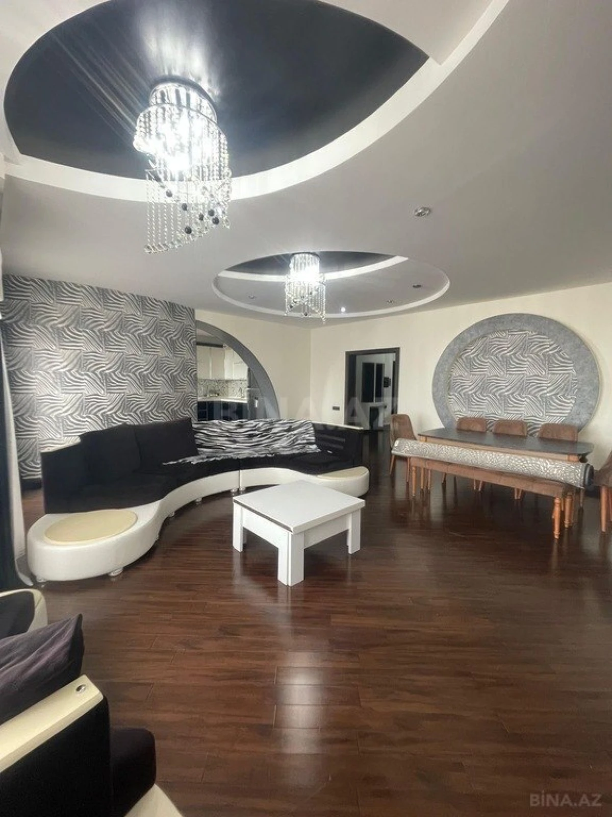 Satılır 3 otaqlı mənzil 158 m²