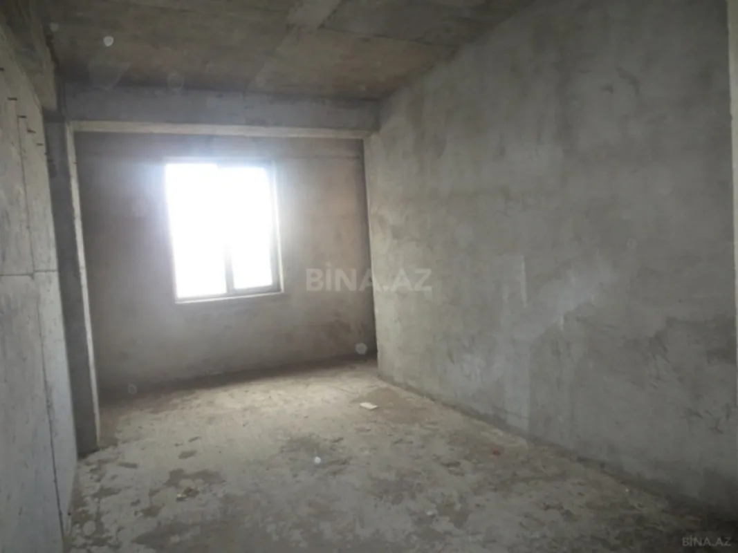 Satılır 3 otaqlı mənzil 135 m²